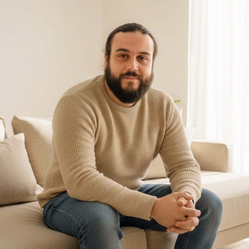 Alberto Andres Regalado psicologo Salamanca Clínica Ánima, clinica de psicología sanitaria en Salamanca, terapias de grupo, terapias de pareja, talleres de psicología